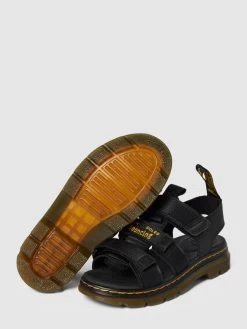 Dr. Martens Sandalen Mit Klettverschlüssen Modell 'Callan' - Schwarz -Kindermoden Kunterbunt 74qkojhj6p6kad9jal634lal892l6h22a593ghho74o46kab659j2cqhakqj6g9g69548dpmad94cgq86l3m6cj365h6cp9i6orm2o9k70oj4oj371i68c1mcco3cp1kccr3ac8
