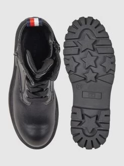T.Hilfiger Kids Shoes Boots Mit Reißverschluss - Schwarz 7 T.Hilfiger Kids Shoes Boots Mit Reißverschluss - Schwarz -Kindermoden Kunterbunt 856l2dhk8so4uj1l6l7jcdqgad0l0eamal64eihia55j4haea1a4mia4ap9kkla4ah3k4c1n6oo3ij2d613jidhkcoojco9j60p62p9kckpjiob4cormaeb5ckoj6chhckrjcoo