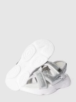 Guess Sandalen Mit Label-Print Modell 'MURIEL' - Silber -Kindermoden Kunterbunt 91a44hqc995l4kaa8kr42iqi8so50ga66gq44k2la9b5aca9ah5kkli26164mc1n61a4iiq295536dq5753jgopgc4p38ohh71gjaopk6kojeohj64qm4e9ic5im4c9kccs68o8