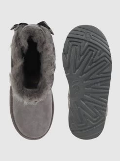 UGG Stiefel Mit Schleifen-Details Modell 'BAILEY' - Hellgrau -Kindermoden Kunterbunt 9cq4gjim71548hq58da3giq26csk2dhl64s44dpma973ij2ca53l8iqj6kr48kij64skoj299gs42ki39d3j0cb16pi30cpl6lim2d1kcgp64e366th3gc9g6ko62c1m75h66co
