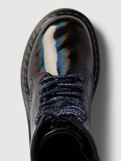 Dr. Martens Schnürboots In Schimmerndem Design - Schwarz -Kindermoden Kunterbunt 9t0jggik6oo44chp916l2ka3993kkk2ea12j4h25a4p4gk248p83ic2j694ksjph959j0l9g8h8jck2ja0o6ac1j6di3cc9gckq36dhk65gm2ohh70q64cb36gp3copic8qj2e0