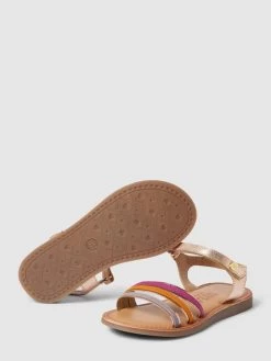 Gioseppo Zehentrenner Mit Label-Details Modell 'ANGEJA' - Gold -Kindermoden Kunterbunt 9t430cqda0q30dil6cqkkcq18t6jaii274skoh279sqjakacada46iak8p6jida39t338ja1a90j0j1l8l3mcchj6thmadr3clhm8p9k68p62o9p6sqm6e1h70q6aor66sr3ap0