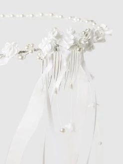 Weise Gesteck Mit Kamm - Weiß -Kindermoden Kunterbunt a0pksl2m9soj4e278t6j4dilaksk6gij9h1jgj239t644d1i6t344dplap8jeeag8cs3ei2d64o36ghh613jge1o60qj0chmcoqjcphk6gs6ce9ocdh32cr365ijgp1pcgoj2c8