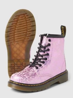 Dr. Martens Schnürboots Aus Echtem Leder In Crinkle-Optik - Pink -Kindermoden Kunterbunt a8pkgh236oskuh1n619kalil696k8kab84s4cgq48co48c9l9laksc1j694k6d2jal74ichm6opkmd248co3ecb6cdj3cophc4r62c9k6ksjcohg6krjee1h6oqjaphh6phj4e0