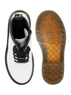 Dr. Martens Boots Aus Leder Modell 'Romario' - Weiß -Kindermoden Kunterbunt ap64cd9m85ak8d1iakp4mjqc890l0h9h9d53edi2a5a56j226ksl2d9m9h65clhp9kqk6lij6gs4gi9p9co32p9kclj3gp9pchgm6c9k74r6ce1ic9i66dhn64qj4opmckomae0